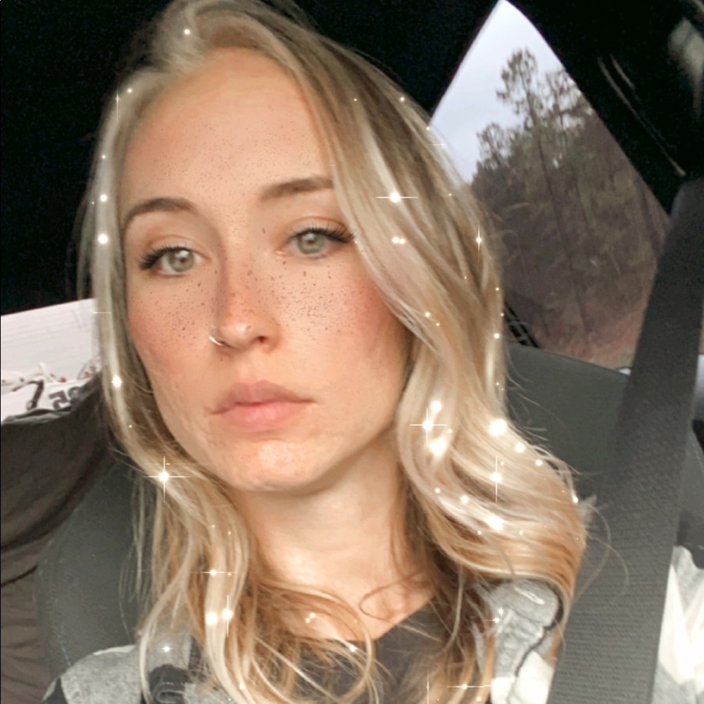 Meet your Posher, Nicole